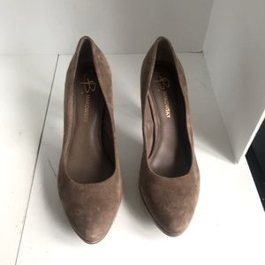 b. Makowsky platform pumps Size 8